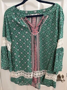 crown & ivy Green Printed Tunic with Pink Trim and White Lace